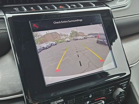 Used 2022 Jeep Grand Cherokee Limited image 20