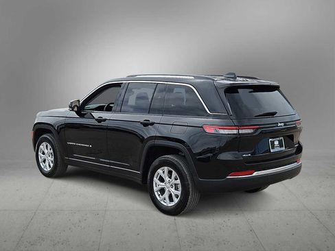 Used 2023 Jeep Grand Cherokee Limited AWD/4WD image 6