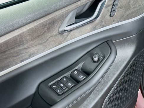 New 2025 Jeep Grand Cherokee Limited image 18