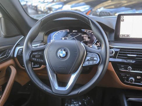 Certified 2023 BMW 530e w/ Convenience Package image 12