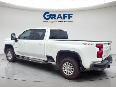 Used 2024 Chevrolet Silverado 2500 LT w/ Convenience Package AWD/4WD image 4
