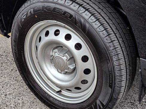 Used 2024 Ford Maverick XL image 9