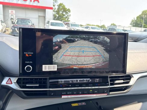 New 2026 Toyota Sienna XLE FWD image 17