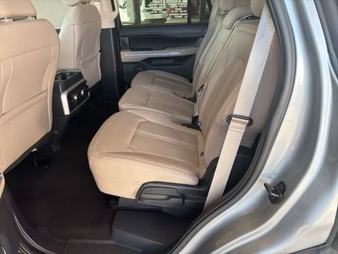 Used 2024 Ford Expedition Limited AWD/4WD image 9