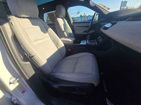 Used 2023 Land Rover Range Rover Evoque SE image 11