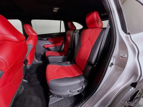 Used 2024 Toyota Highlander XSE image 26