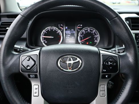 Used 2022 Toyota 4Runner Limited AWD/4WD image 14