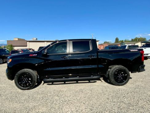 Used 2025 Chevrolet Silverado 1500 LT Trail Boss w/ Convenience Package II AWD/4WD image 2