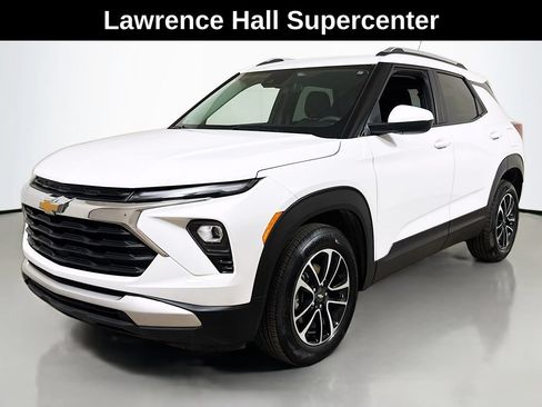 Used 2025 Chevrolet TrailBlazer LT FWD image 1