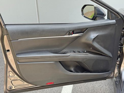 Used 2021 Toyota Camry LE FWD image 35
