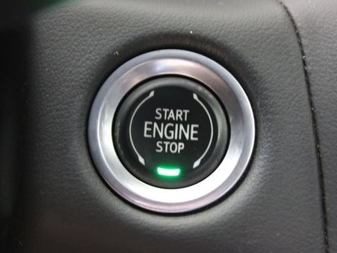 Used 2021 Chevrolet Tahoe RST w/ Luxury Package RWD image 12
