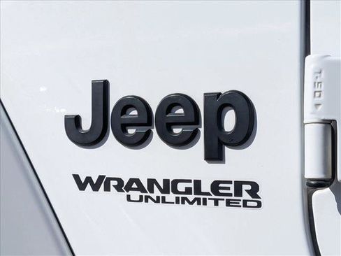 Used 2021 Jeep Wrangler Unlimited Sahara image 23