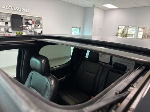 Used 2018 Ford F150 Lariat w/ Equipment Group 502A Luxury AWD/4WD image 20