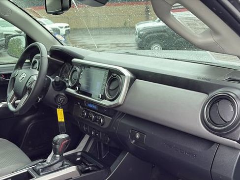 Used 2022 Toyota Tacoma SR5 image 27