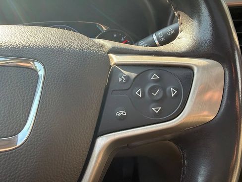 Used 2018 GMC Acadia Denali w/ Technology Package FWD image 14