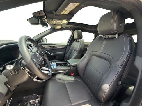 Used 2025 Jaguar F-PACE R-Dynamic S AWD/4WD image 10