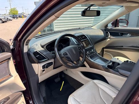 Used 2017 Lincoln MKX Reserve FWD image 8
