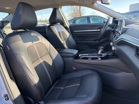 Used 2024 Nissan Altima 2.5 SR image 33