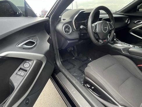 Used 2018 Chevrolet Camaro SS RWD image 16