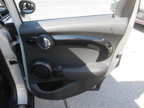 Used 2018 MINI Cooper S FWD image 29