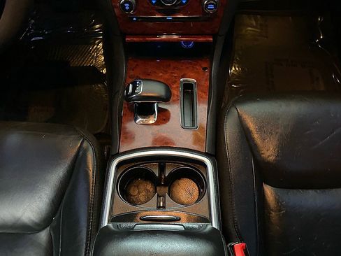 Used 2013 Chrysler 300 image 20
