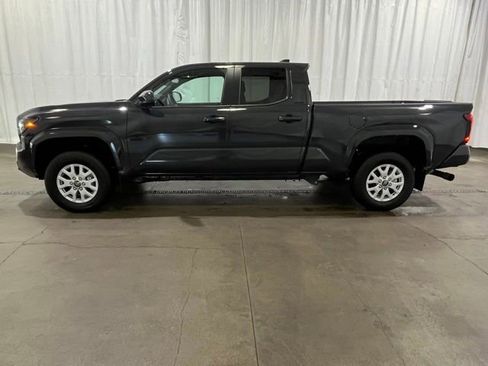 Certified 2024 Toyota Tacoma SR5 AWD/4WD image 7