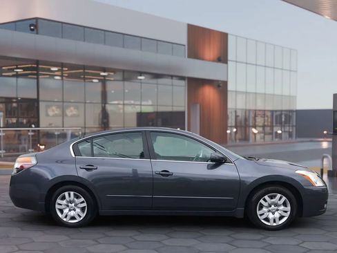 Used 2010 Nissan Altima 2.5 S FWD image 4