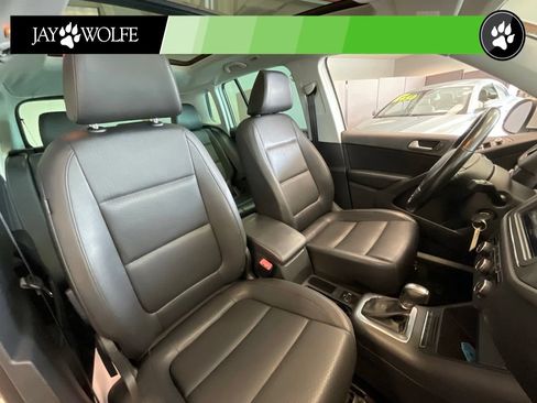 Used 2012 Volkswagen Tiguan S FWD image 17