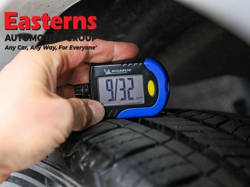 Used 2023 Nissan Armada SL w/ Captain's Chairs Package image 28