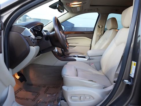 Used 2015 Cadillac SRX Luxury w/ Driver Awareness Package image 17