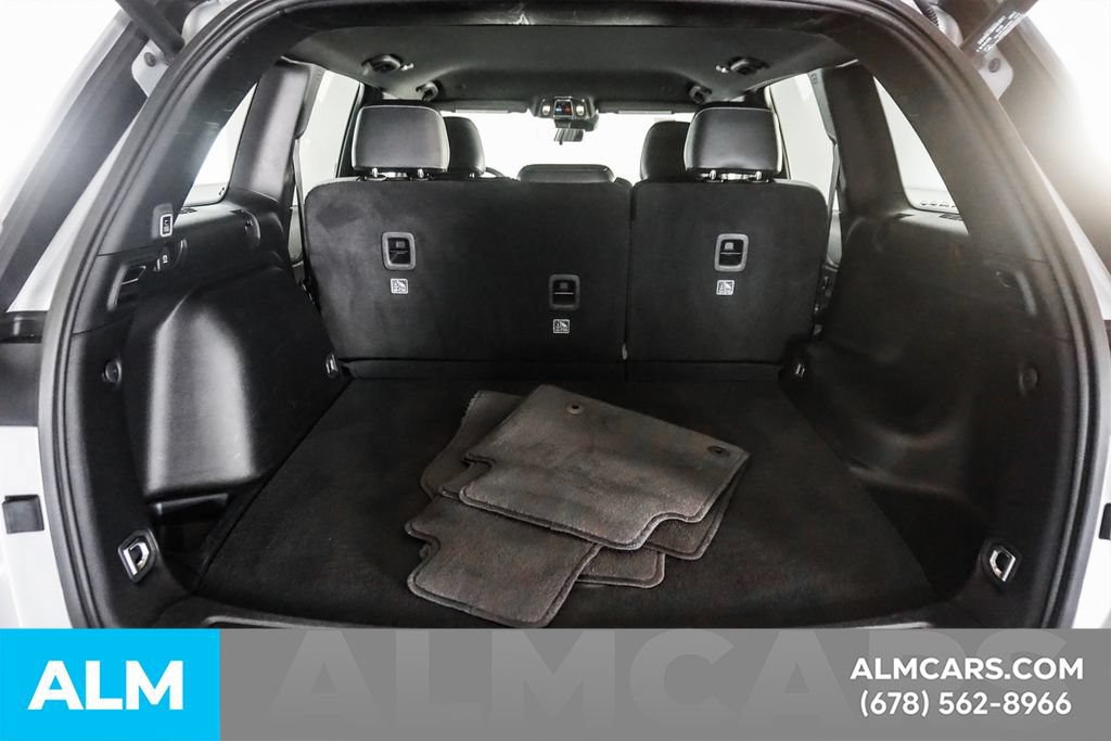 Used 2025 Jeep Grand Cherokee Altitude AWD/4WD image 21