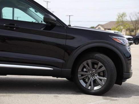 Certified 2025 Ford Explorer Active w/ Active Comfort Package AWD/4WD image 5