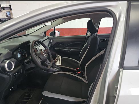 Used 2025 Nissan Versa S FWD image 4