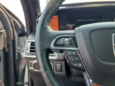 Used 2019 Lincoln Navigator Reserve AWD/4WD image 25
