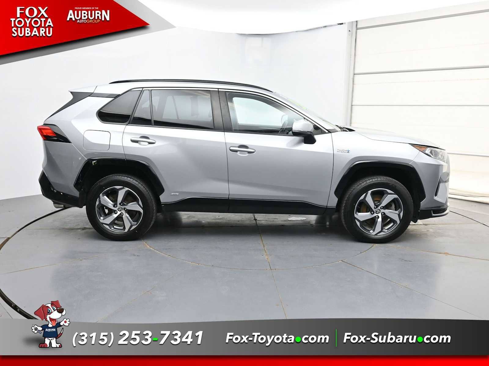 Used 2021 Toyota RAV4 SE w/ Weather & Moonroof Package AWD/4WD image 17