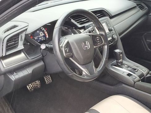 Used 2017 Honda Civic Sport image 16