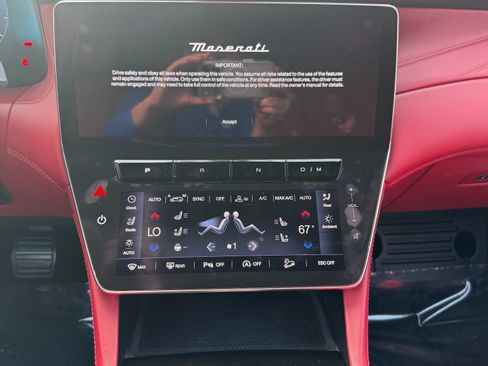 Used 2023 Maserati Grecale Modena AWD/4WD image 16
