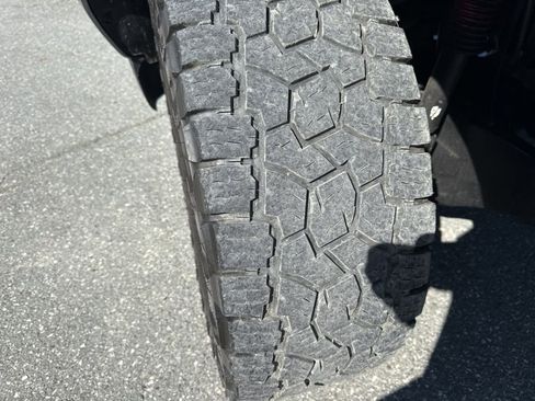 Used 2017 Ford F250 Platinum w/ FX4 Off-Road Package image 37