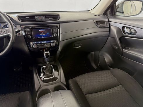 Used 2020 Nissan Rogue SV image 24