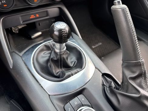 Used 2024 MAZDA MX-5 Miata Sport RWD image 25
