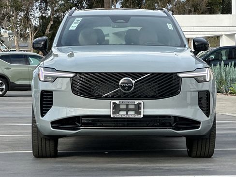 New 2026 Volvo XC90 B6 Ultra w/ Lounge Package AWD/4WD image 3