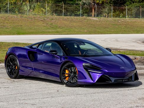 Used 2024 McLaren Artura TechLux image 34