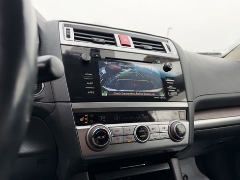 Used 2017 Subaru Outback 2.5i Limited image 8