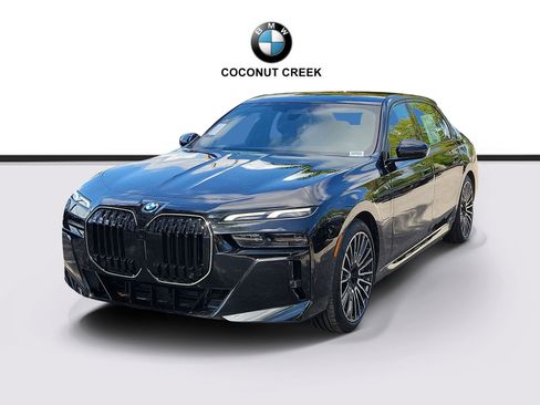 New 2026 BMW 750e xDrive AWD/4WD image 2