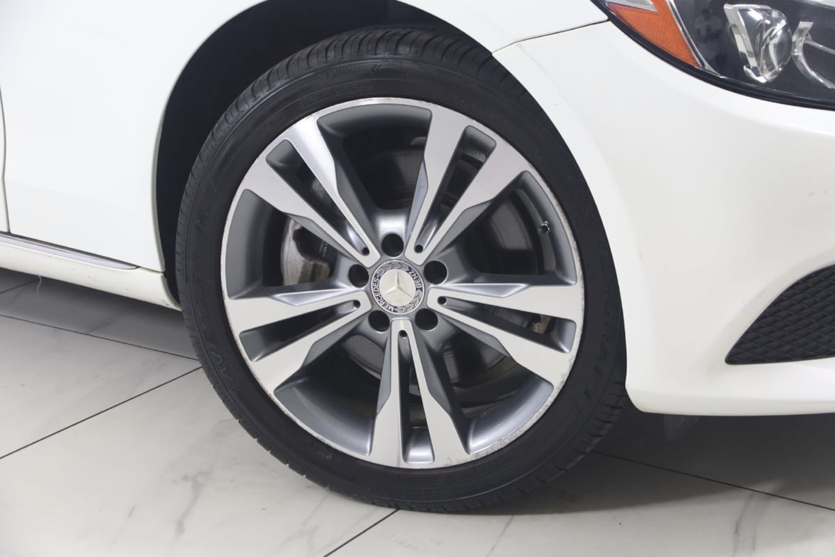 Used 2015 Mercedes-Benz C 300 4MATIC Sedan image 15