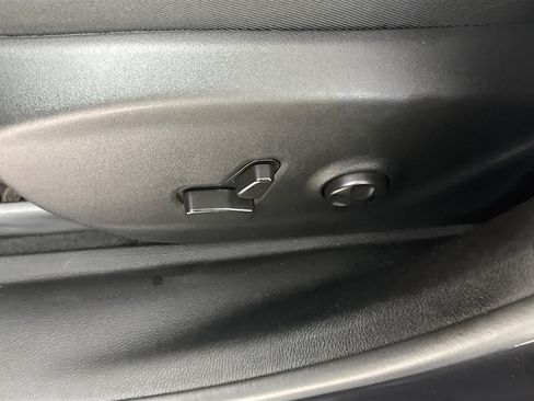 Used 2021 Jeep Cherokee Latitude Lux FWD image 22