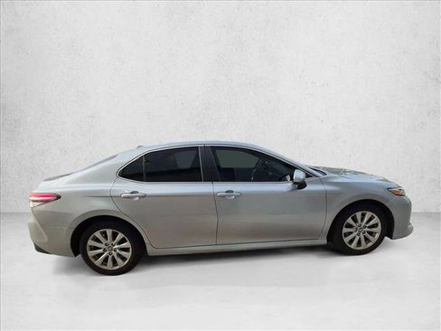 Certified 2020 Toyota Camry LE FWD image 4