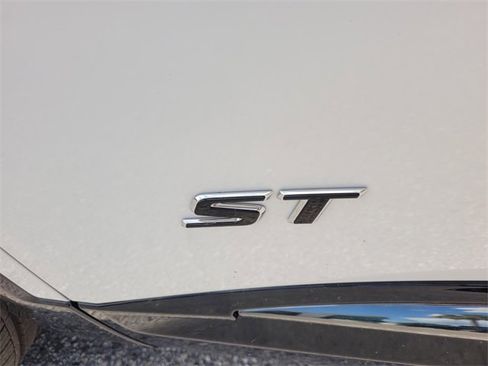 New 2025 Buick Envision Sport Touring image 3