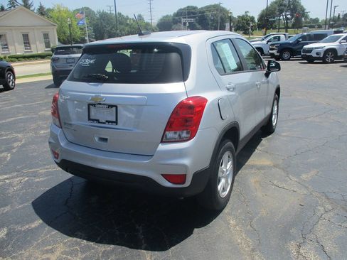 Used 2017 Chevrolet Trax LS AWD/4WD image 4