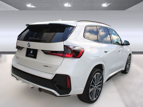 Used 2023 BMW X1 xDrive28i w/ Premium Package image 9